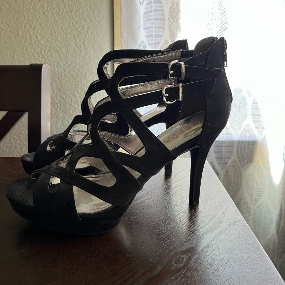 Report Heels